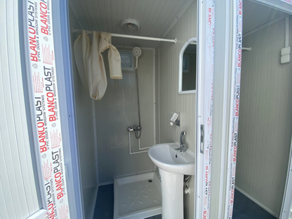 CONTENITORE SANITARIO 1,30 x 2,05 M CON DOPPIA DOCCIA