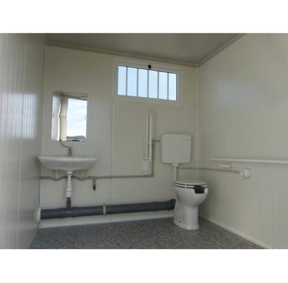 NUOVO BLOCCO SANITARI PMR CON WC PMR, LAVELLO PMR, WC STANDARD E LAVANDINO