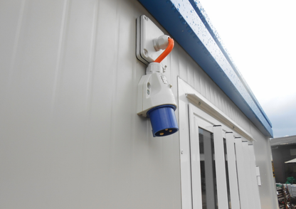 CONTENITORE CON DOCCE (DIM. 6,00 X 2,40 M)