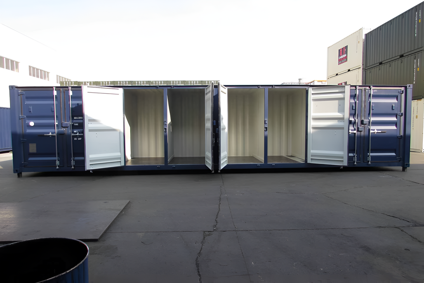 Container da 40 piedi con 3 porte avvolgibili