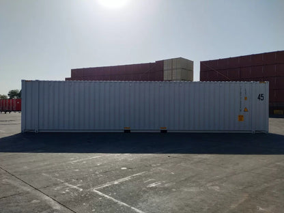 CONTENITORI MARITTIMI ALTI 45', CUBI LARGHI COME UN PALLET
