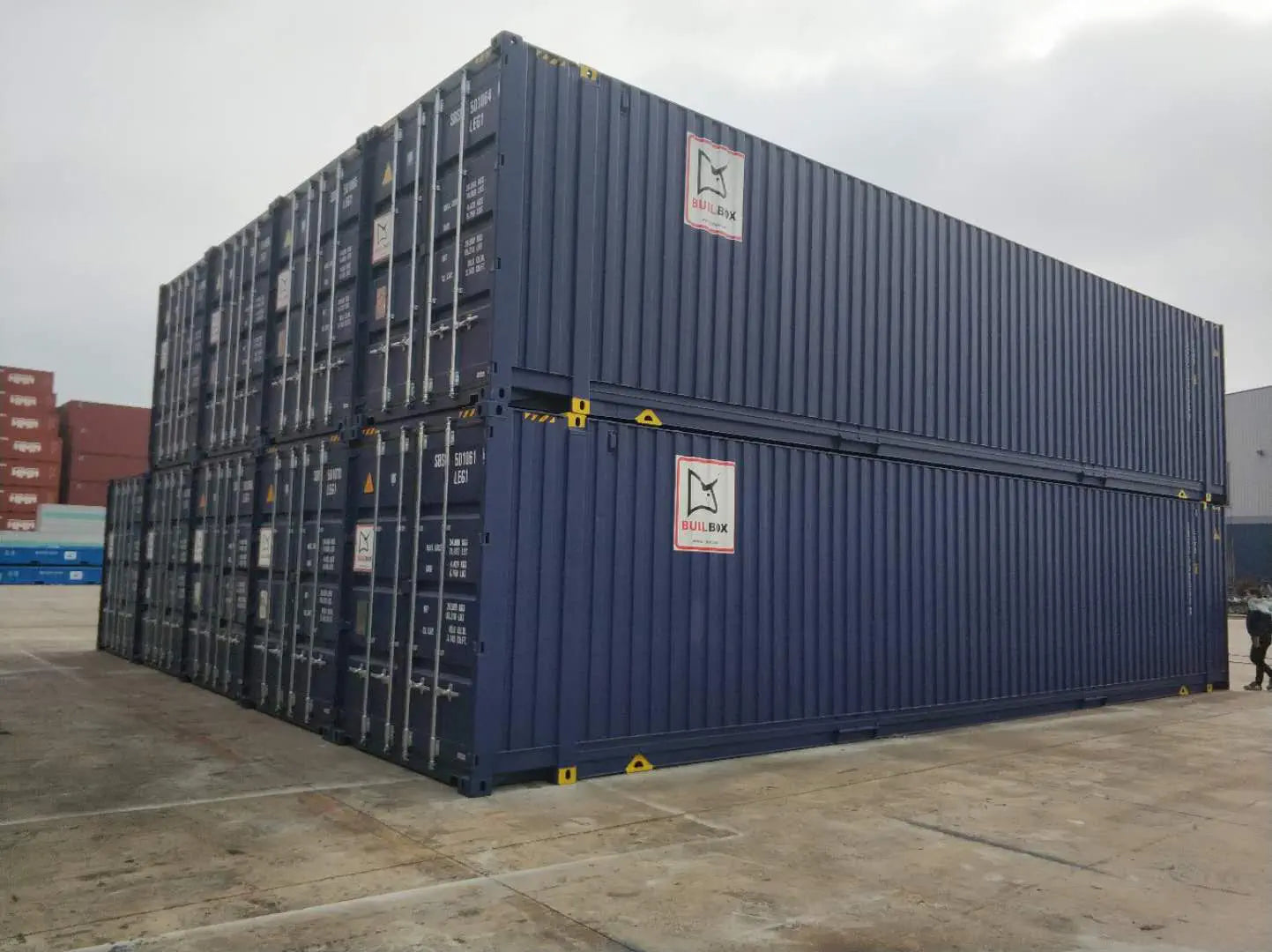 CONTENITORI MARITTIMI ALTI 45', CUBI LARGHI COME UN PALLET